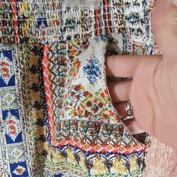 Tea Rose Multicolored Geometric Shorts - Picture 2 of 3